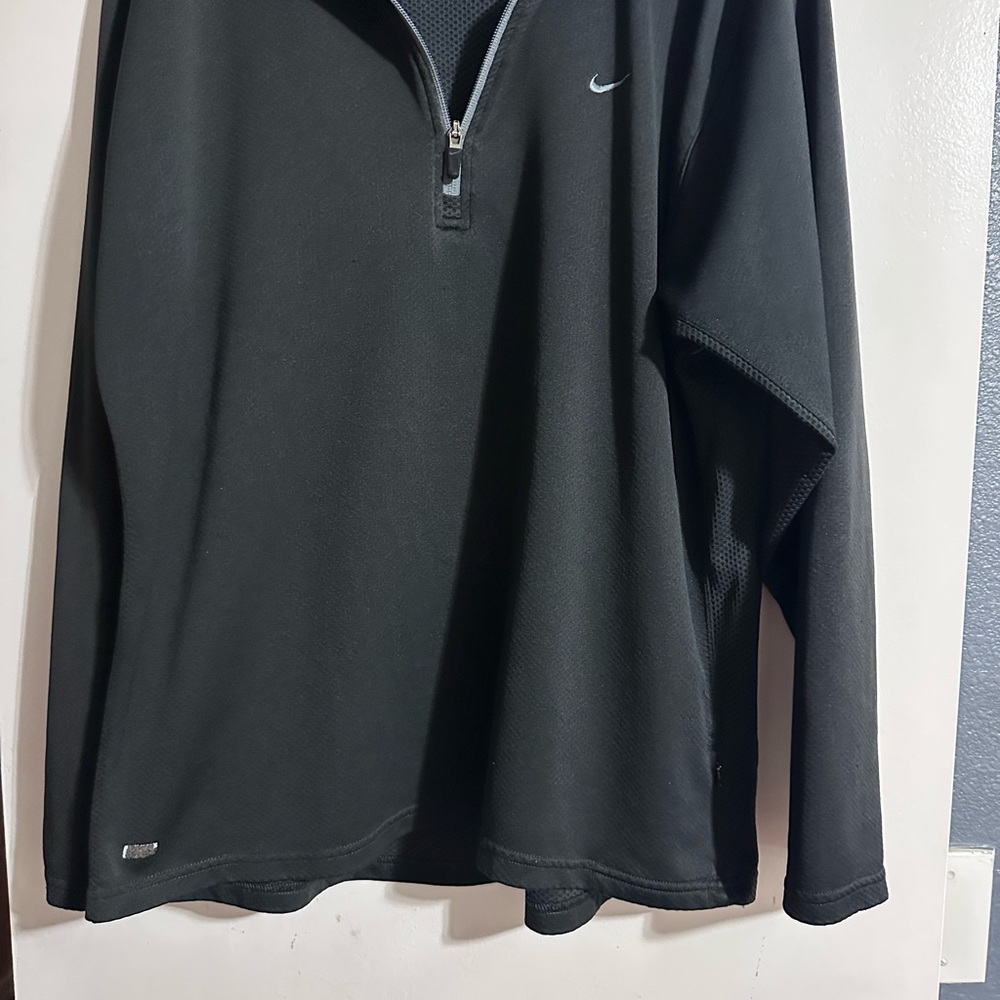Men’s Nike Black Dri-FIT Zip Up Sweater Size XL‎